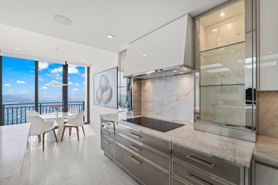 A truly rare offering in Boca Raton, this exquisitely reimagined - photo 18