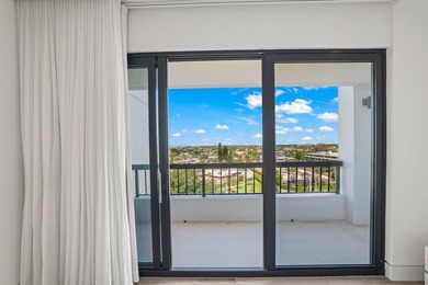A truly rare offering in Boca Raton, this exquisitely reimagined - photo 31