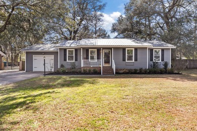 Lake Moultrie Home For Sale in Moncks Corner South Carolina