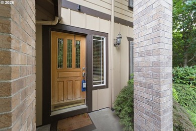 Welcome to this beautifully maintained, two-story traditional - photo 4