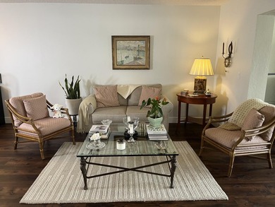 What a find! Well cared-for two bedroom, two bath townhouse with - photo 1