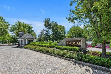 Welcome to 35 Lakebridge Drive South, a beautifully maintained - photo 1