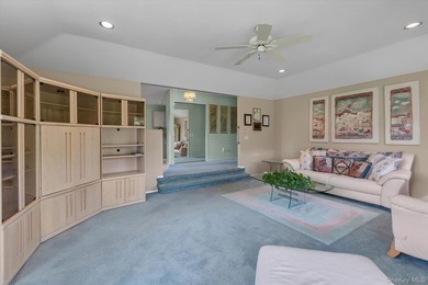 Welcome to 35 Lakebridge Drive South, a beautifully maintained - photo 6