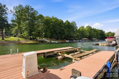 This beautifully maintained home with a deeded boat slip with a - photo 4