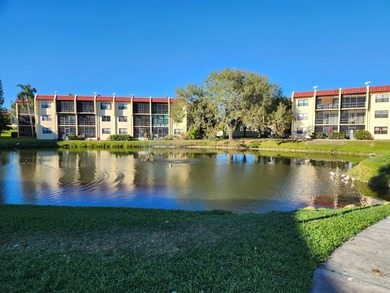 Welcome to easy, first-floor living in this beautifully - photo 12