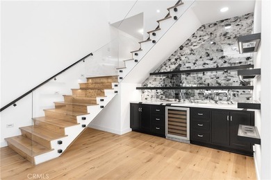 Welcome to this luxurious *Club View* townhouse nestled in an - photo 22