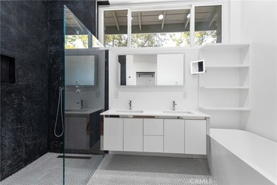 Welcome to this luxurious *Club View* townhouse nestled in an - photo 25