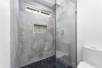 Welcome to this luxurious *Club View* townhouse nestled in an - photo 31