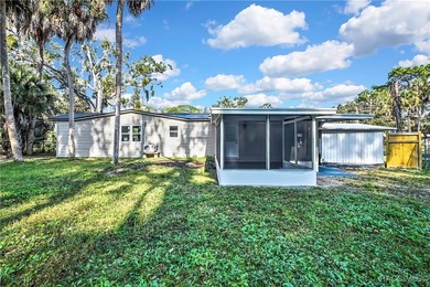 This beautifully renovated mobile home in Homosassa offers a - photo 33