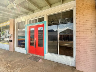 Seize the chance to own a highly visible 1,350 sq. ft. building - Lake Commercial For Sale in Hemphill, Texas