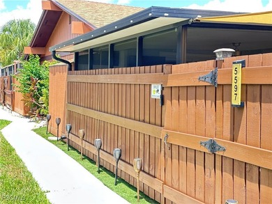 This charming townhouse features 2 bedrooms, 2 full bathrooms - photo 5