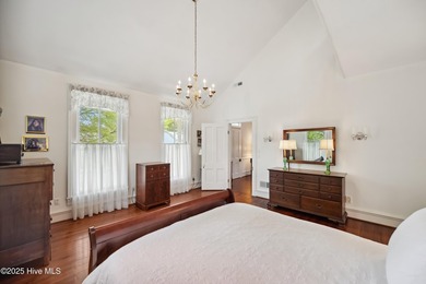 The Skinner-Chappel house was built in 1890 for local grocer, JM - photo 22