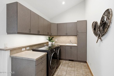 Perfectly positioned in the prestigious Solamere neighborhood - photo 24