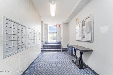 For the first time ever, this one-of-a-kind two-unit apartment - photo 4