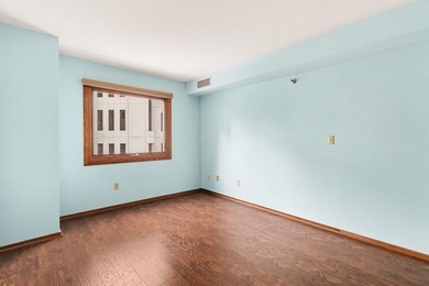 Rarely available THREE BEDROOM corner condo on the SKYWAY with a - photo 27