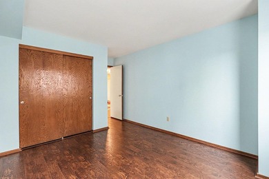 Rarely available THREE BEDROOM corner condo on the SKYWAY with a - photo 28