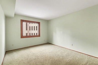 Rarely available THREE BEDROOM corner condo on the SKYWAY with a - photo 29