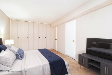 For the first time ever, this one-of-a-kind two-unit apartment - photo 10