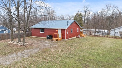 Bixler Lake Home For Sale in Kendallville Indiana