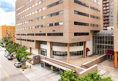 -Fully vacant 122,084 SF medical office building in Downtown St - photo 2