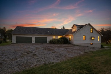 Lake Meade Home For Sale in East Berlin Pennsylvania