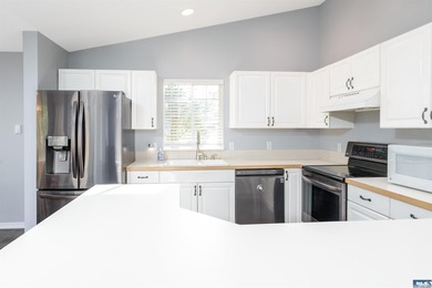 Move in ready home surrounded by a green-belt on two sides in - photo 17