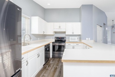 Move in ready home surrounded by a green-belt on two sides in - photo 19