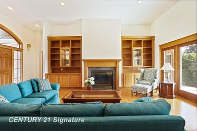 Experience effortless luxury in this beautifully maintained - photo 10