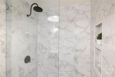 A Rare Find in desirable Oakdale. Renovated 5 bedroom/3 bath - photo 31