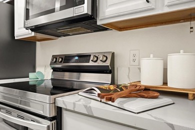 Experience active San Diego living in this beautifully renovated - photo 8