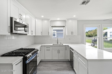 Mint 2-bed, 2-bath home located in the adult community of - photo 7