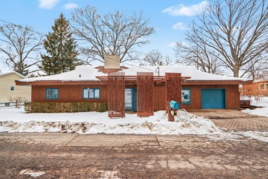 Woods Lake Home For Sale in Kalamazoo Michigan