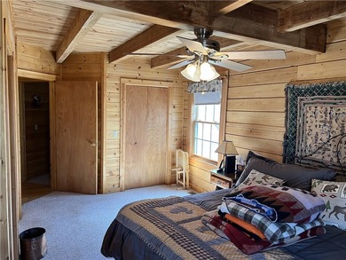 Secluded 3BR-2BA rustic Ozark Mountain log cabin on 15.93 acres - photo 12
