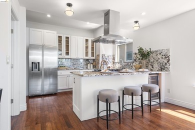 Beautifully updated while honoring its Edwardian roots, 3306 - photo 12