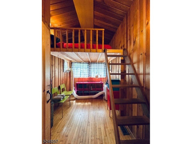 This exceptionally charming fully furnished lake-house is - photo 17