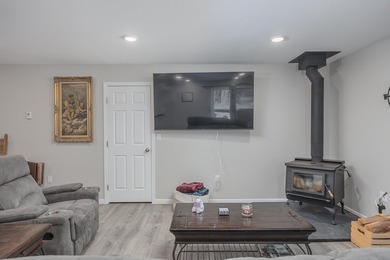 3-bedroom, 2-bath home on 1.8 private acres in the Chena Point - photo 22