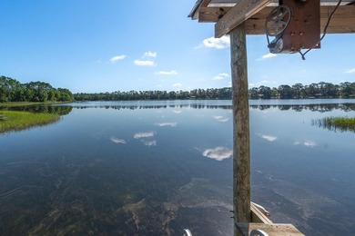 Located on the shores of beautiful Lake Higginbotham in - photo 24