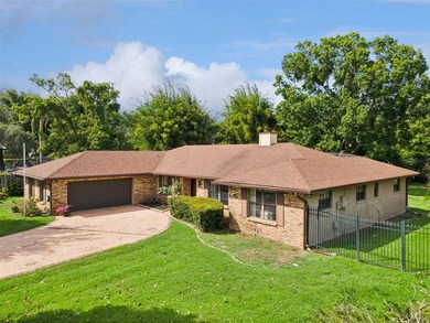 Lake Gatlin Home Sale Pending in Orlando Florida