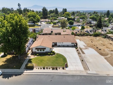 Welcome to a well-loved Bakersfield Country Club area home - photo 8