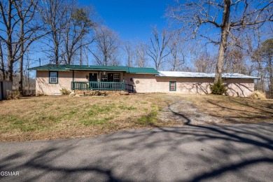 Lake Home For Sale in Sevierville, Tennessee