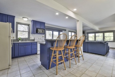 Year-round enjoyment awaits at this special waterfront retreat - photo 18