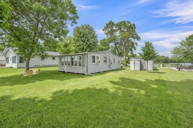 Summer Cottage... Beautiful lot with 56 feet of shoreline and an - photo 22
