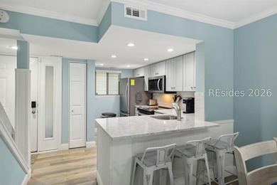 Turnkey, fully furnished 2BR/2.5BA Tanglewood townhome with - photo 8