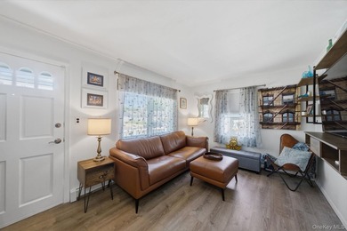 Welcome to this charming, beautifully updated Ranch featuring 2 - photo 4