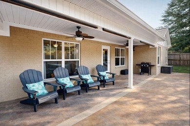 NEW YEAR, NEW PRICE & sellers are MOTIVATED!  Welcome home to