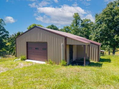 Rare find !! House and 21.04 acres in Adair County. House - photo 7