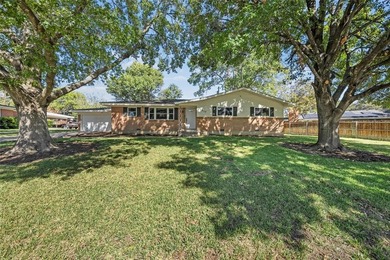 Lake Waco Home For Sale in Waco Texas