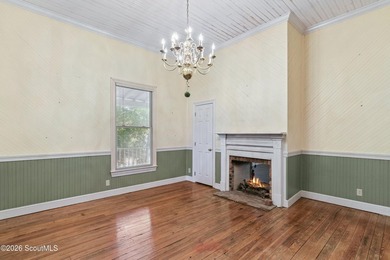 Experience the charm of a truly one-of-a-kind waterfront - photo 11