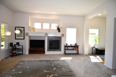 Enjoy low-maintenance living in this beautiful 2-bedroom, 2-bath - photo 11