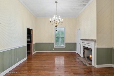 Experience the charm of a truly one-of-a-kind waterfront - photo 12